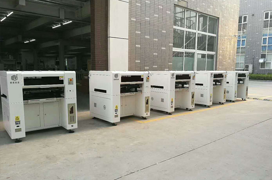 重慶客戶SMT設備專車送貨，貨到上門安裝調試