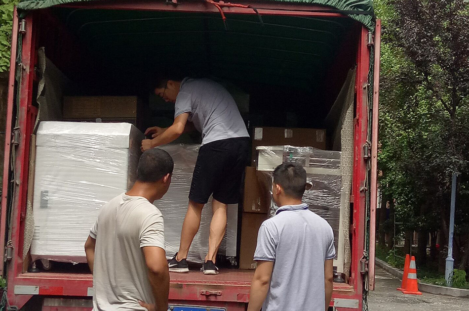 臺(tái)州客戶SMT設(shè)備專車送貨，貨到上門安裝調(diào)試