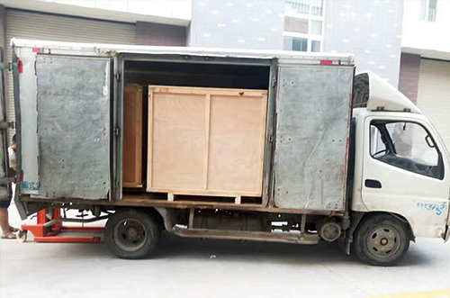 南平客戶SMT設(shè)備專車送貨，貨到上門安裝調(diào)試